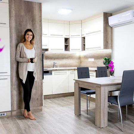 Trika Apartman Sarvar Exterior photo