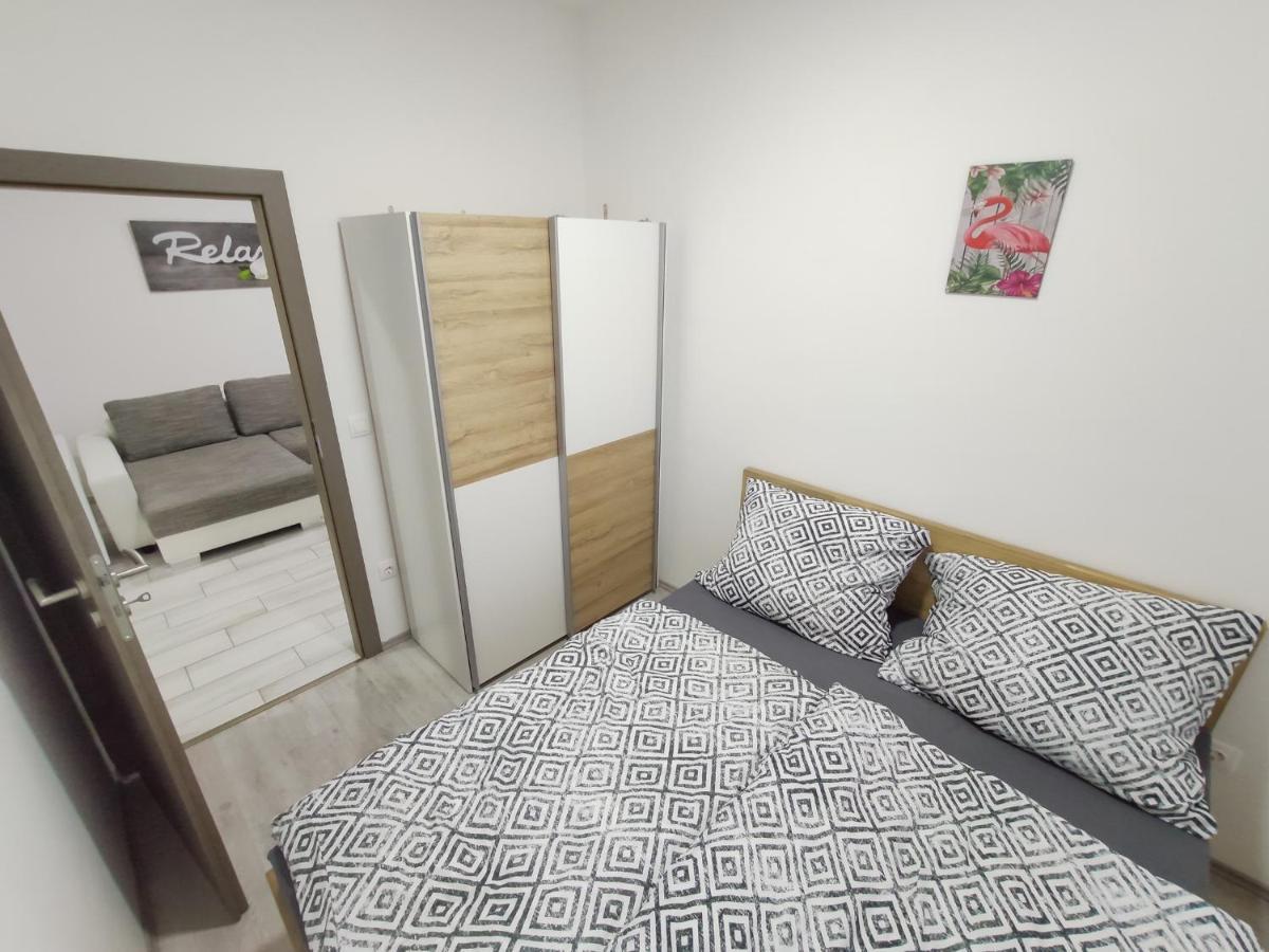 Trika Apartman Sarvar Exterior photo