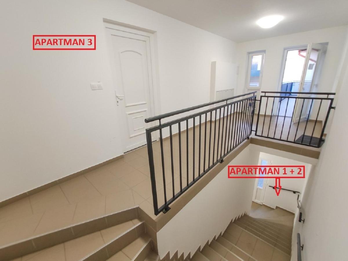 Trika Apartman Sarvar Exterior photo